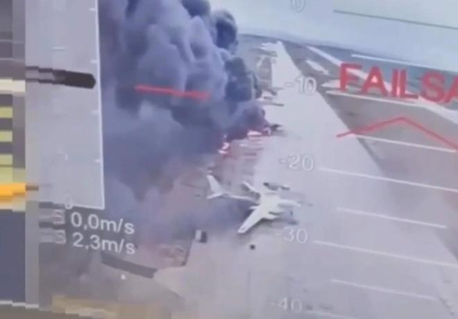 轰炸机被命中起火爆炸 乌特别军事行动建奇功PG电子麻将胡了模拟器木马屠城！41架战略(图3)