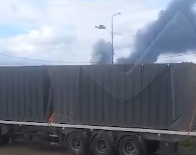 轰炸机被命中起火爆炸 乌特别军事行动建奇功PG电子麻将胡了模拟器木马屠城！41架战略(图2)